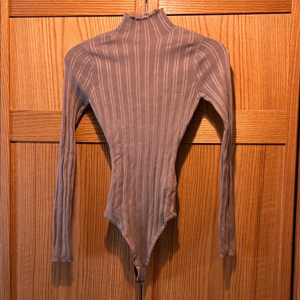 Abercrombie & Fitch Ribbed Taupe Bodysuit